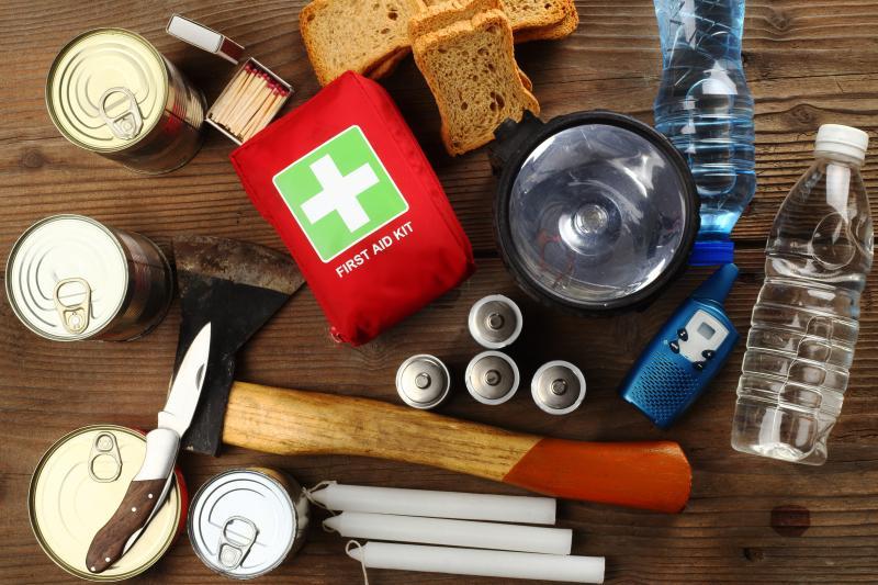 UK families urged to stock emergency supplies amid war fears