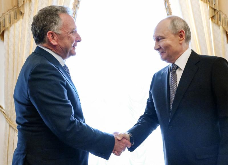 Putin Agrees to Trilateral Talks With Ukraine, US to End War